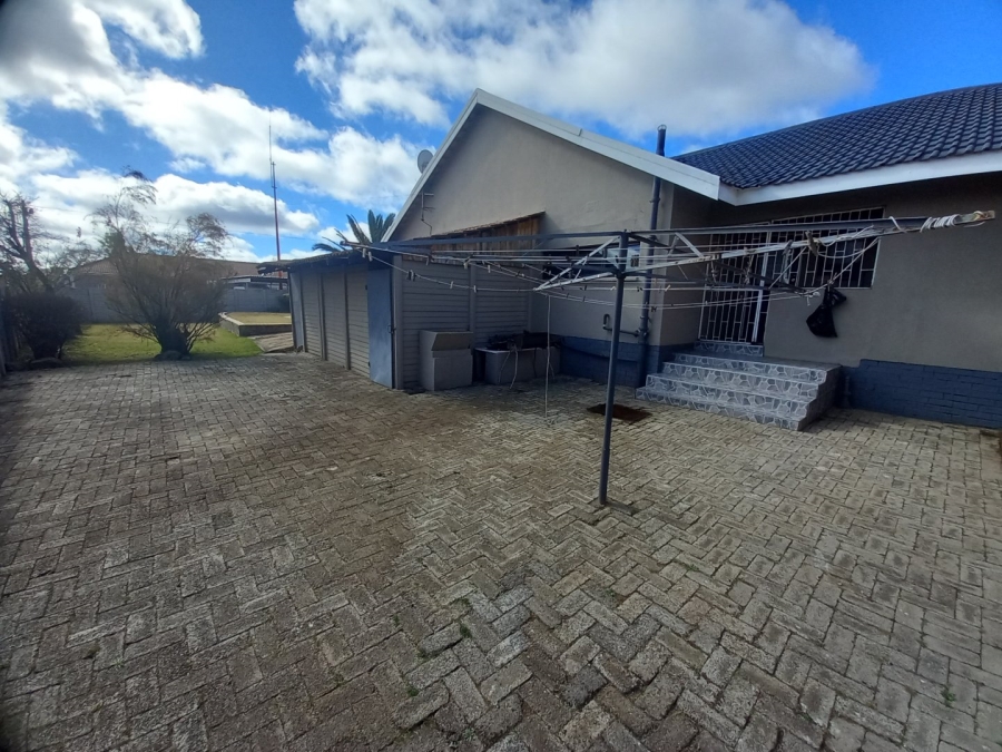4 Bedroom Property for Sale in Roodia Free State
